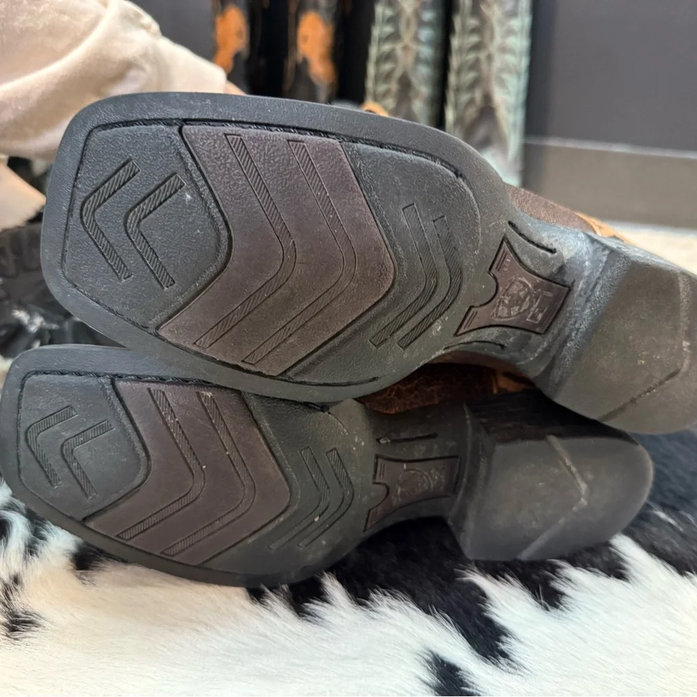 Brown and Black Western Cowboy Boots - Picture 4 of 4